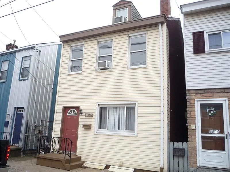 1822 Jane St photo 1