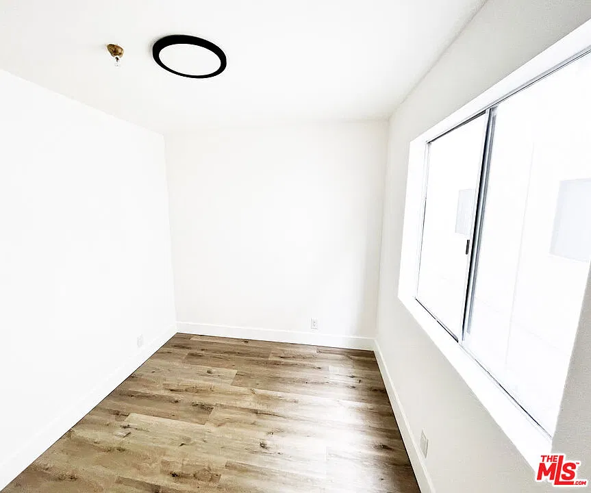 2 bed, 1.0 bath, 1000 sqft, $2,445 — Photo 3