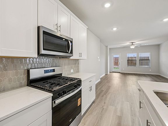 5th image of 2113 Rannoch St