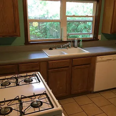 258 S Hill Ave — Photo 8