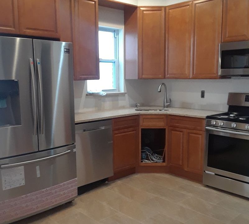 1st image of 2068 42nd St #1