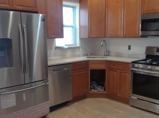 2068 42nd St #1, Astoria, NY 11105