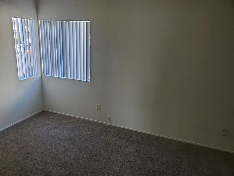 2208 Kings View Cir — Photo 12