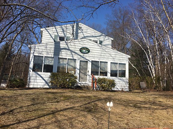 4th image of 36 Oak St