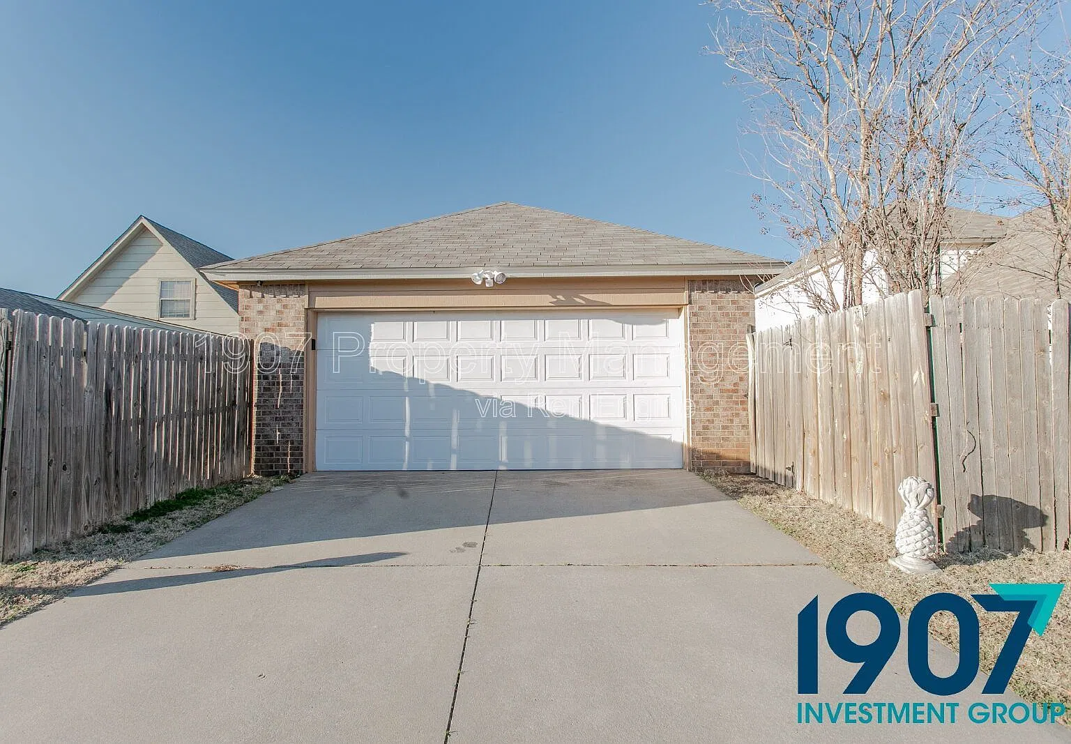 3 bed, 2.0 bath, 1262 sqft, $1,435 — Photo 3