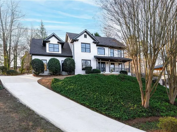 160 Deer Cliff Cv, Lawrenceville, GA 30043