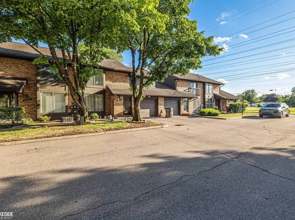 37143 Clubhouse Dr, Sterling Heights, MI 48312