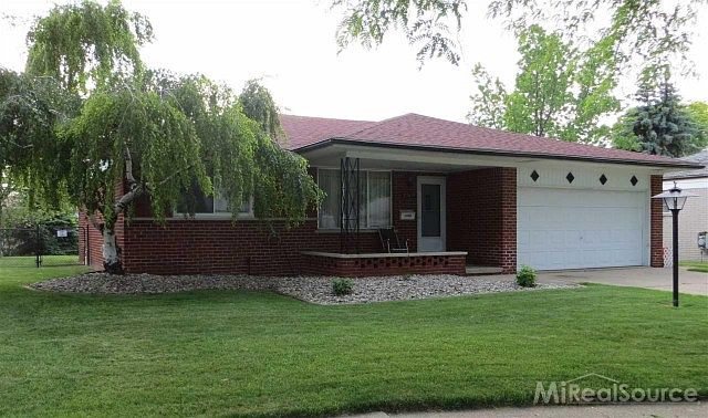 1st image of 27619 Yvette Dr