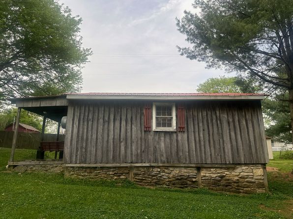 47 Suzanne Ave