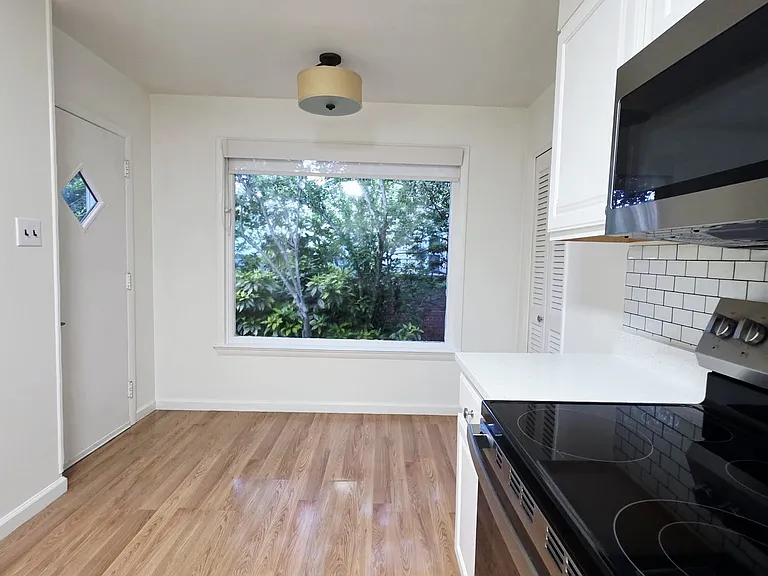 4516 Gretna St — Photo 12