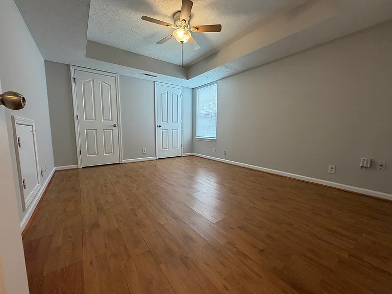 1217 Eastwoods Dr — Photo 7