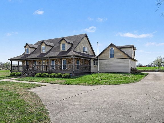 5th image of 863 Rock Springs Rd