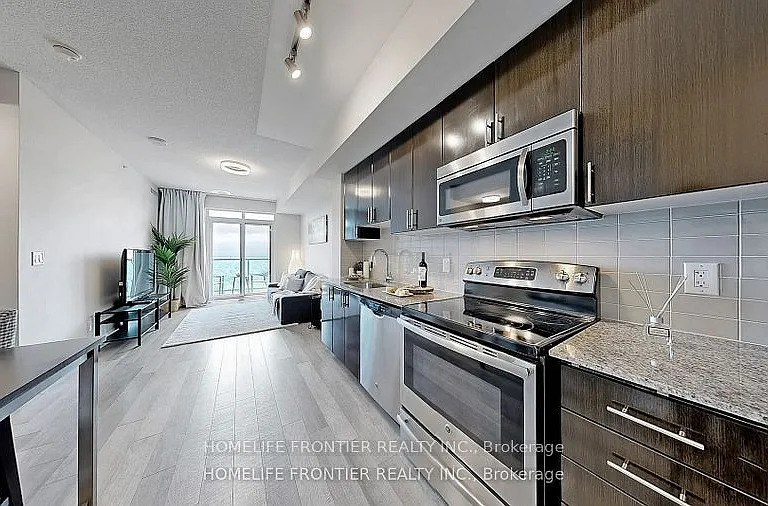 7161 Yonge St #2528 — Photo 11