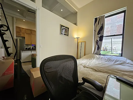 Rented by Julien Aractingi, LREB | media 12