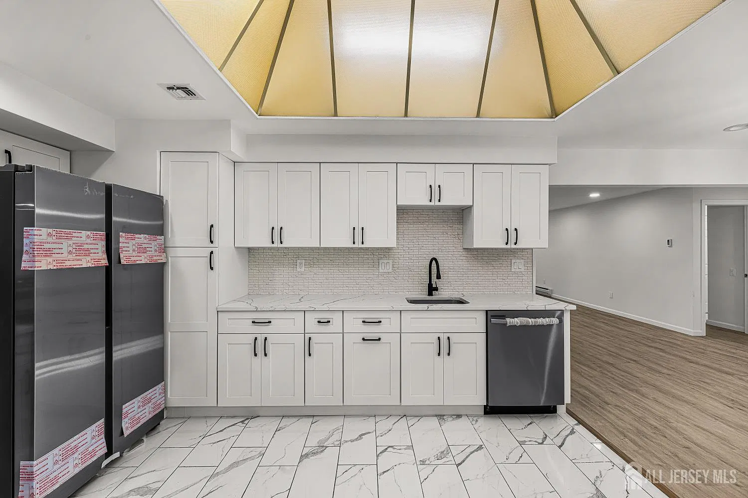 2 bed, 2.0 bath, $3,000 — Photo 3