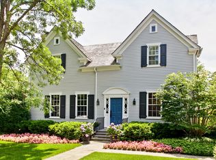 995 Maplewood Rd, Lake Forest, IL 60045