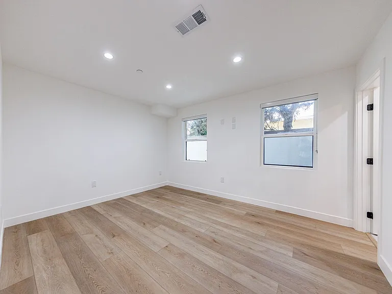 11311 Collins St — Photo 10