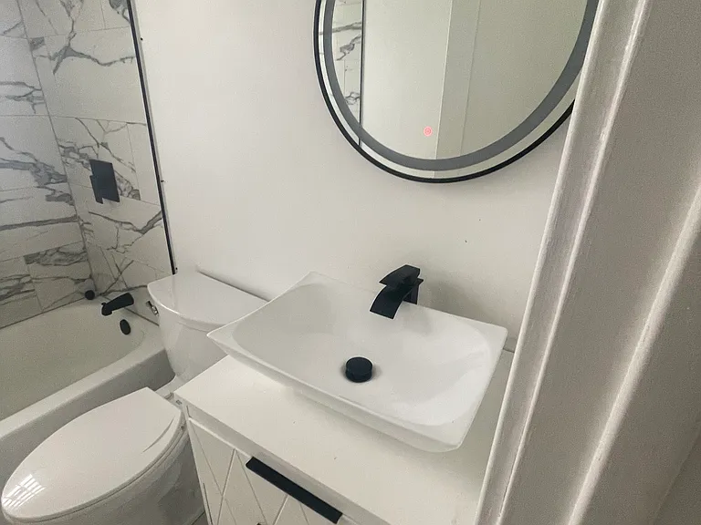 2385 Washington St #4 — Photo 6