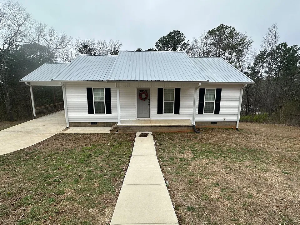85 Mary Dr