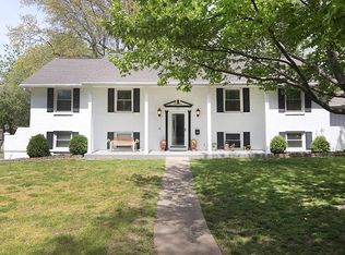 1241 SW Horizon Dr, Blue Springs, MO 64015