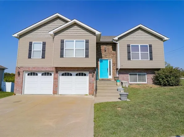 100 Newberry Ct, Knob Noster, MO 65336