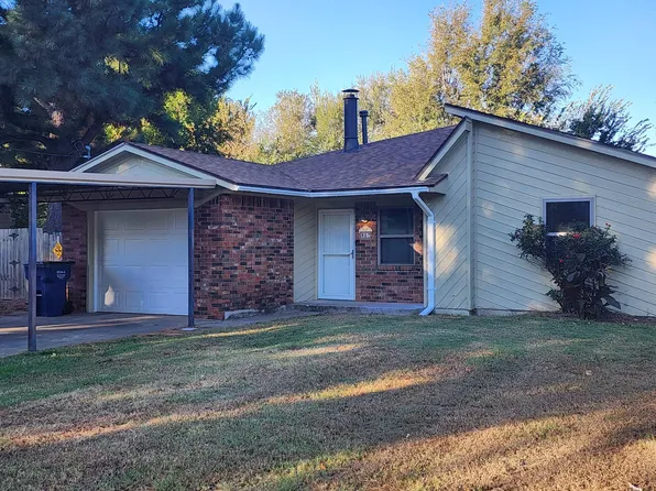 807 S Jones Ln, Mustang, OK 73064