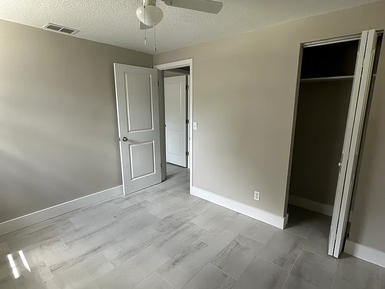 170 Parkwood Dr W — Photo 12