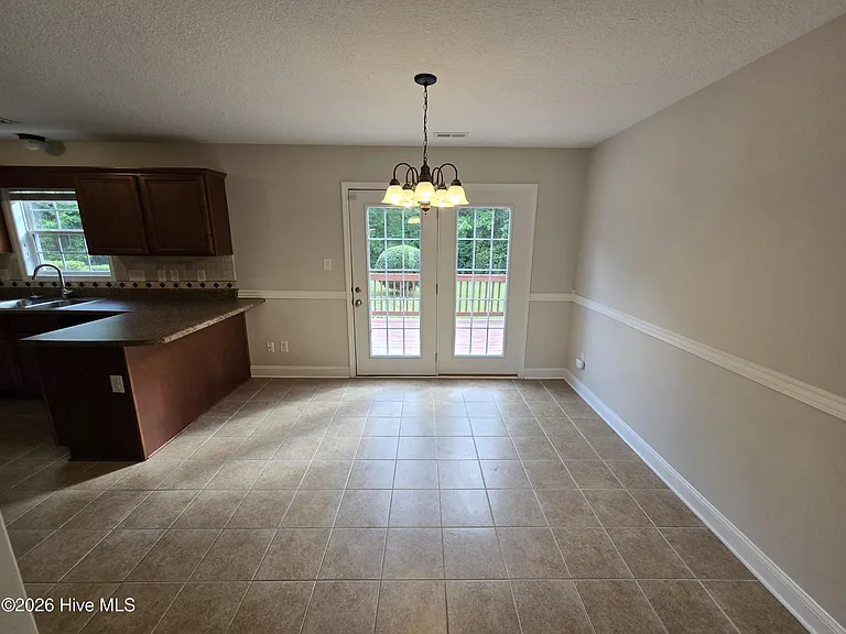 305 Cabin Cir — Photo 4