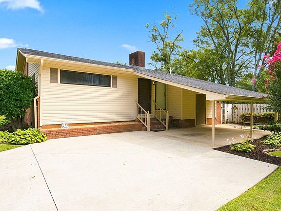 2nd image of 712 Washington Cir