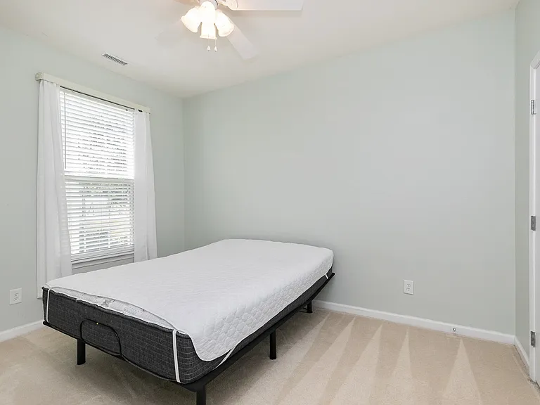 412 Cline Falls Dr — Photo 21