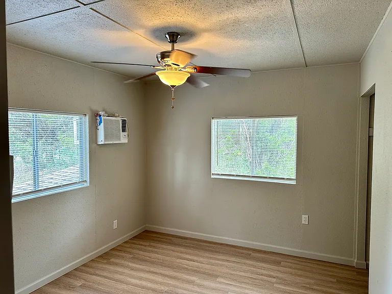 429 Oriole Trl — Photo 14