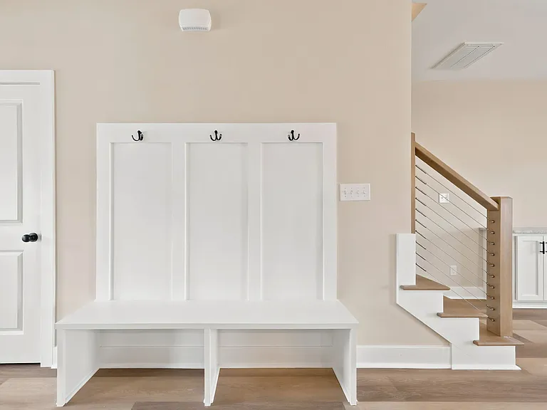 126 Luke Ct — Photo 3