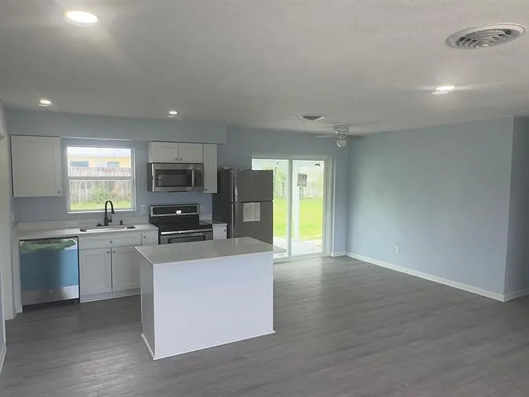 735 Scotty Dr — Photo 10