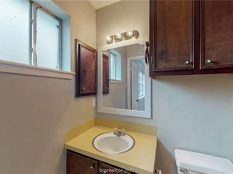 1107 Braeswood Dr — Photo 27