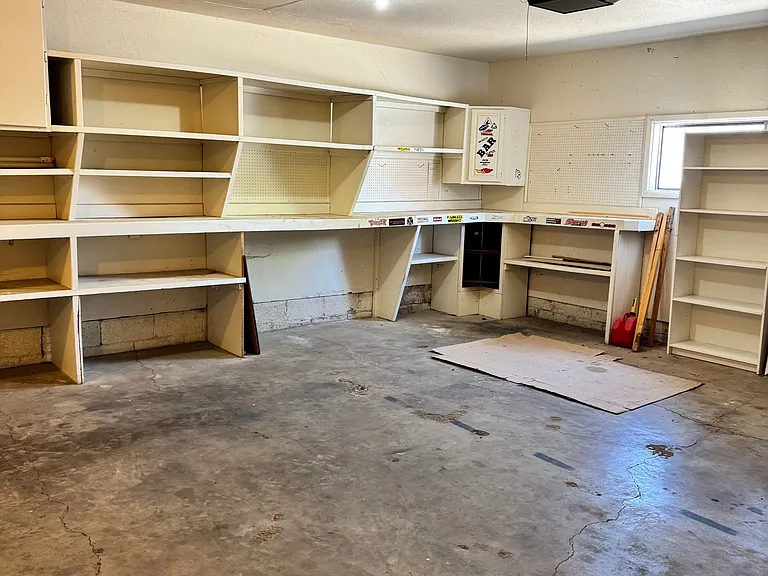 240 N 300 E — Photo 12