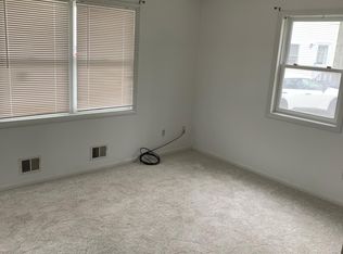 27 Waterford Cir, Springfield, MA 01129