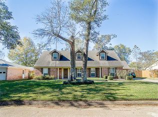 1825 Karen Ln, Beaumont, TX 77706