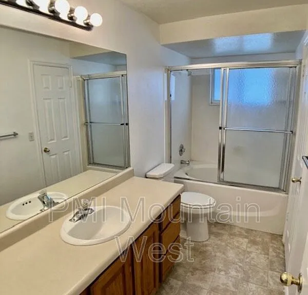 49 S 200th St W #A11 — Photo 16