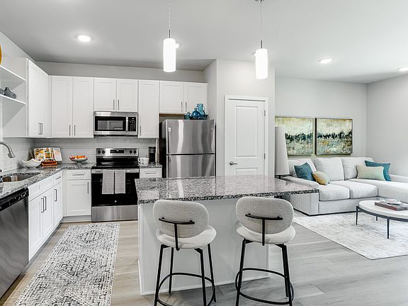 2nd image of 814 Claremont Ave #5211