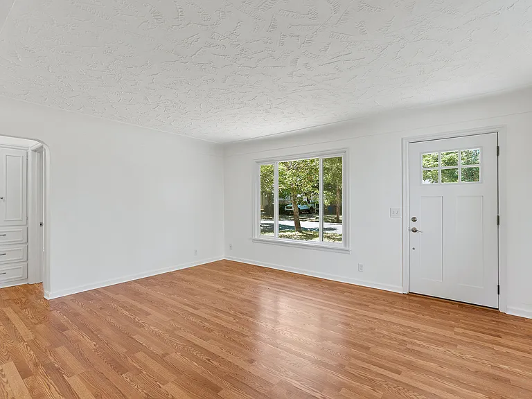 2130 Berry St SE — Photo 7