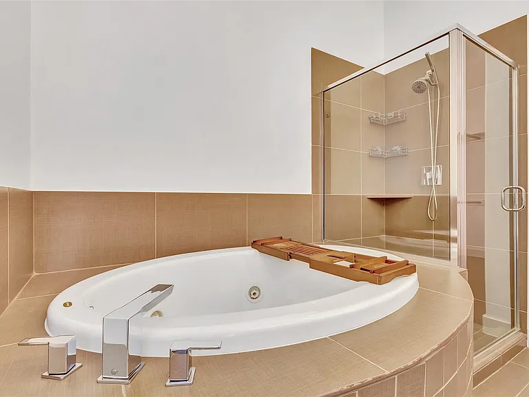 2323 Polk St #305 — Photo 27