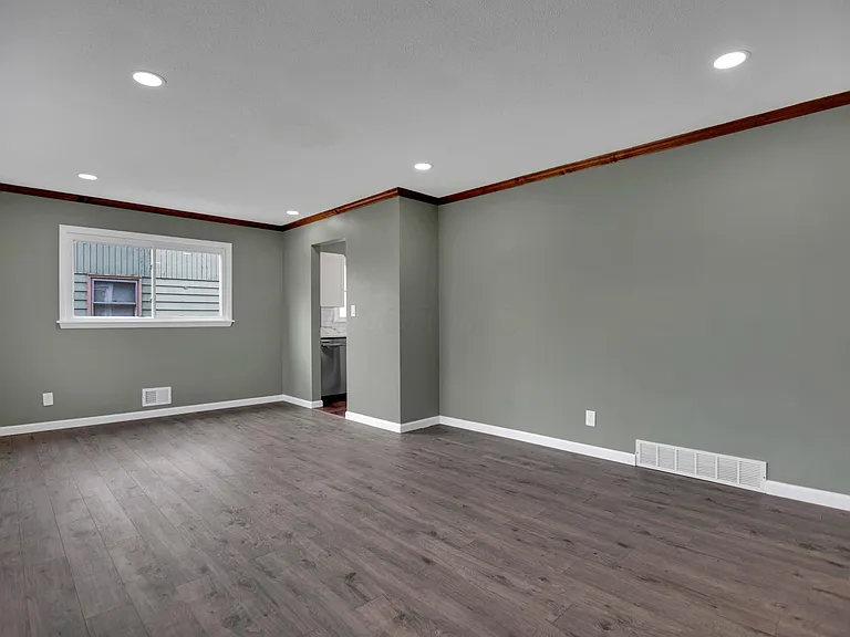 1251 Dellwood Ave — Photo 5