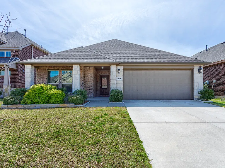 912 Lake Cypress Ln — Photo 27