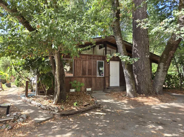 6400 Avenue Of The Giants St, Miranda, CA 95553