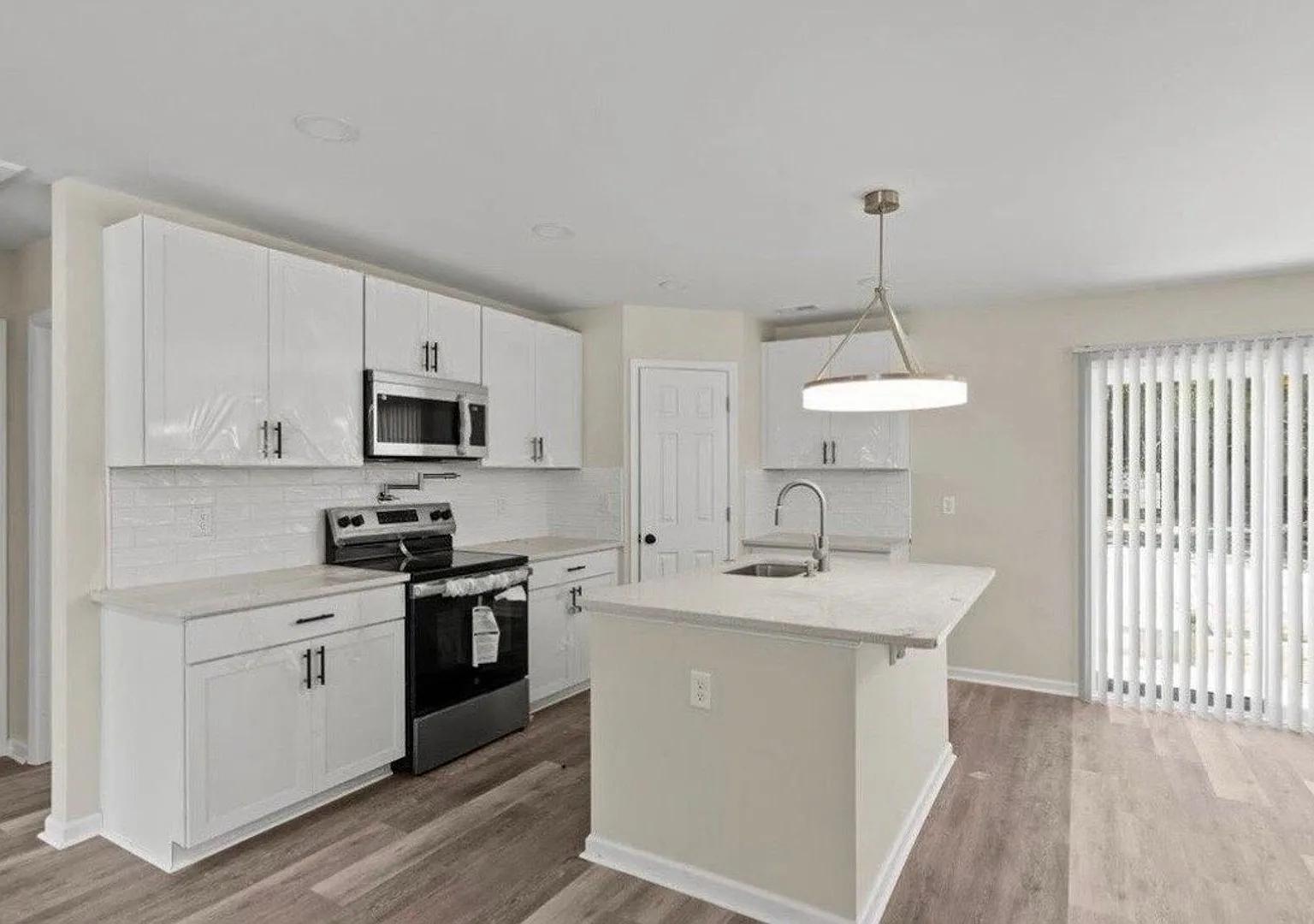 New Construction Home for Rent — Photo 3