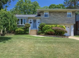 1431 Peapond Rd, Bellmore, NY 11710