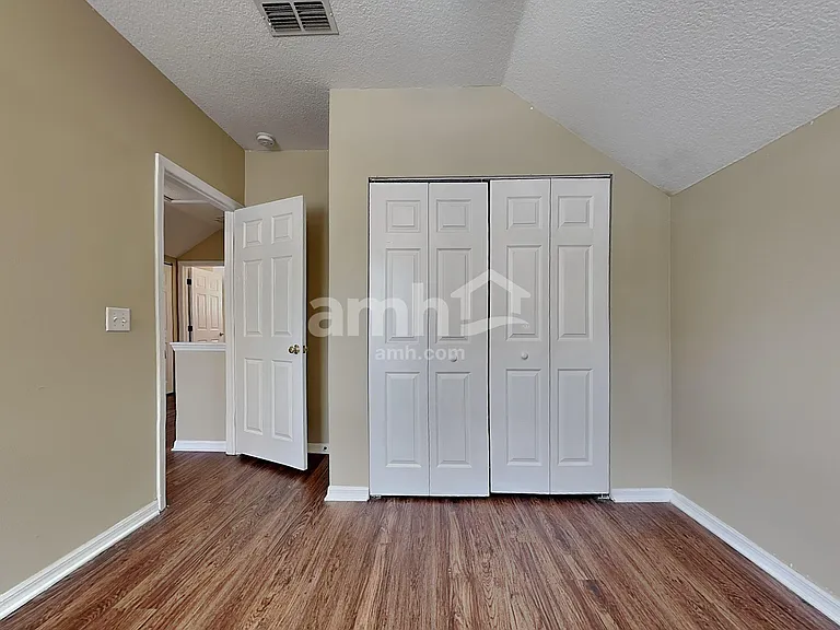 10332 Summerview Cir — Photo 17