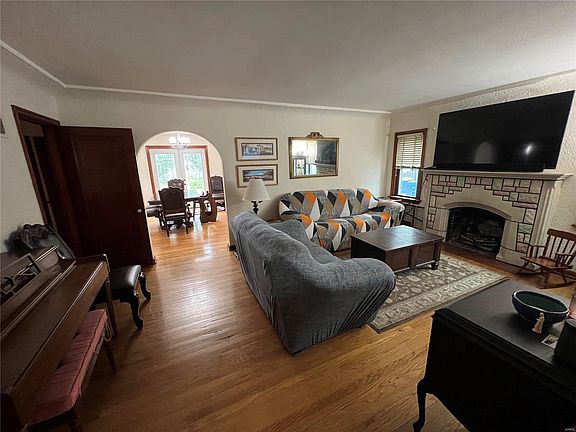 3rd image of 105 Wood River Ave
