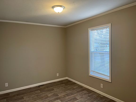 3rd image of 10771 Dixie Hwy #158635