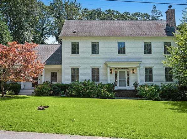 26 Harrison St, Sag Harbor, NY 11963